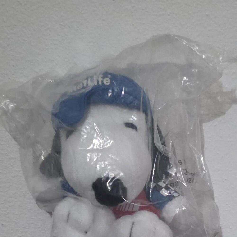 metlife Snoopy plush toy in blue and red racing gear #peanuts #racing